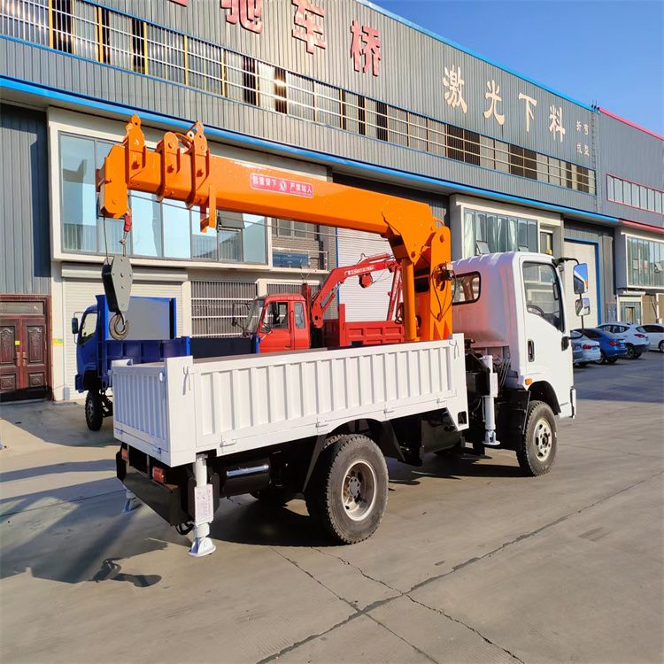 牙克石市三轮随车吊定制 农用改装机自备吊中瑞长期出售